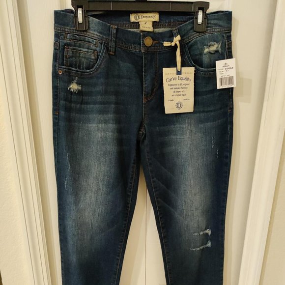 Democracy Women's Distressed Girlfriend Jeans Size 4 NWT - Picture 1 of 6
